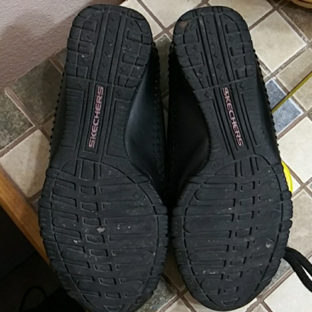 Shoes - Picture 3 of 8